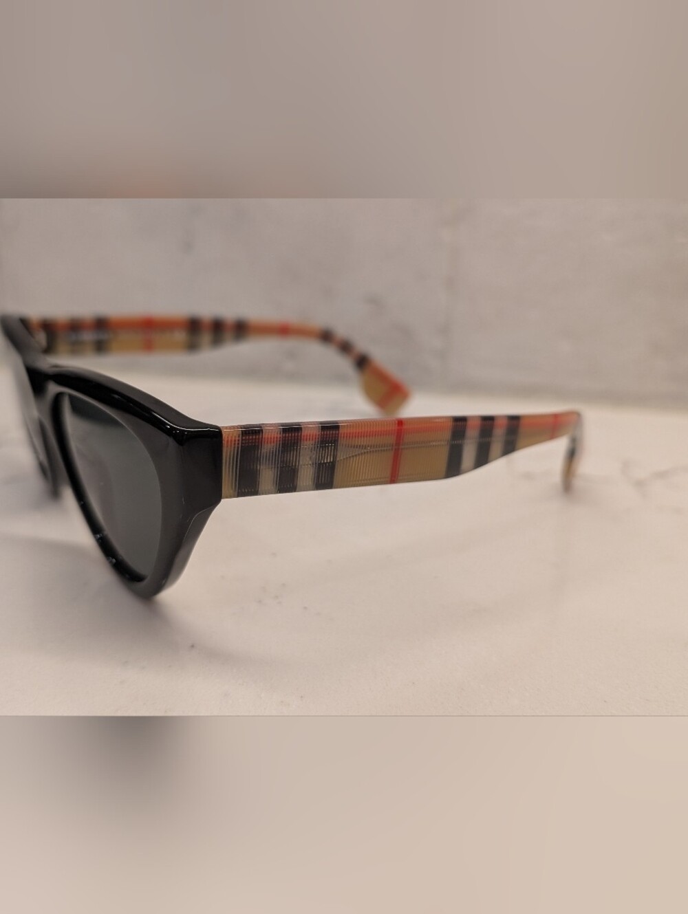Burberry Sunglasses - GUC - Black Front Nova Check Arms - Picture 5 of 15